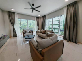 Magnificent Mountain & Lake Views' Suite Cycas